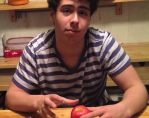 apple-carving 
