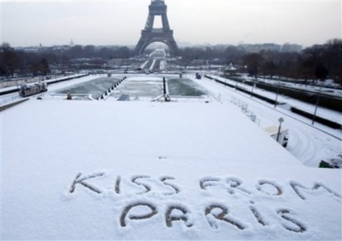 snow-in-paris